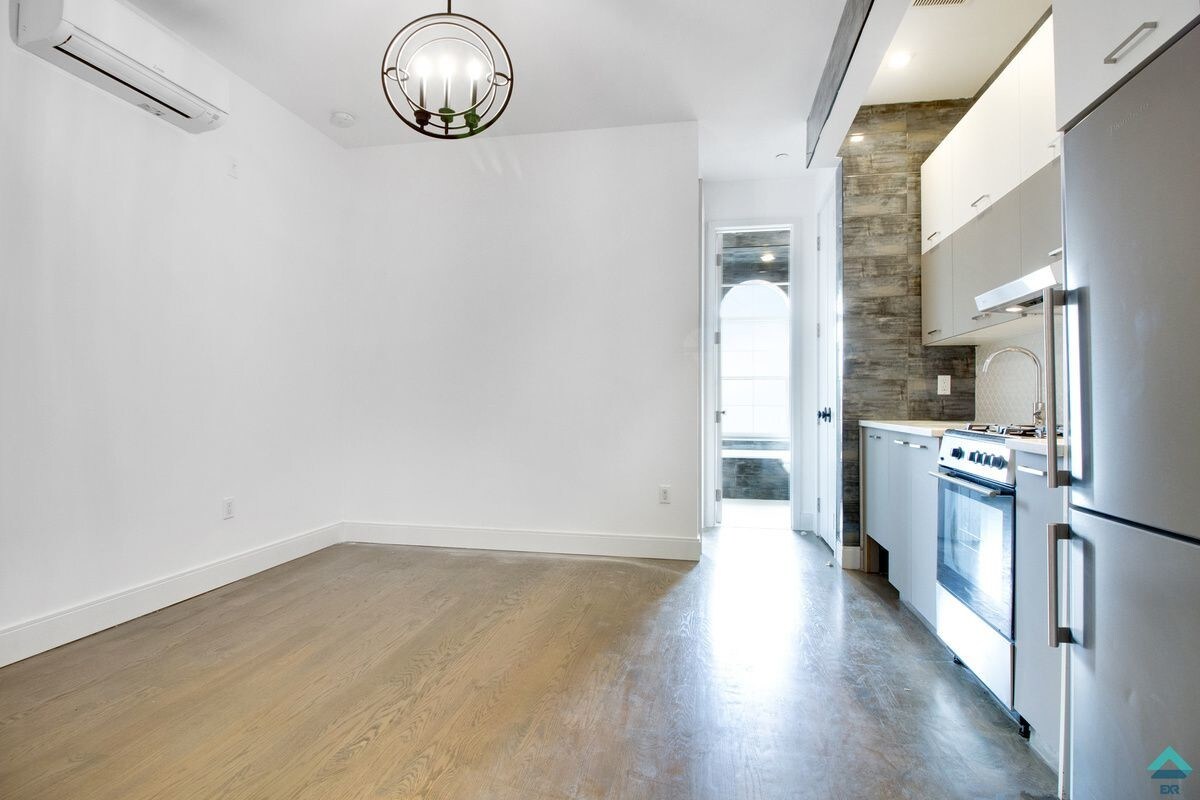 Foto principal - 527 Knickerbocker Ave