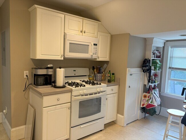 Foto del edificio - 392 Reedsdale Rd