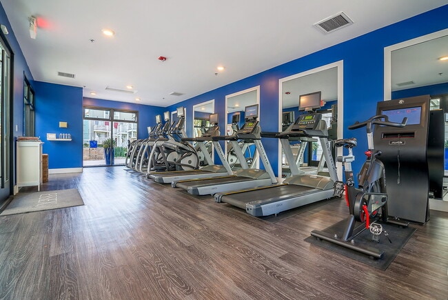 Building Photo - Huntington Breakers