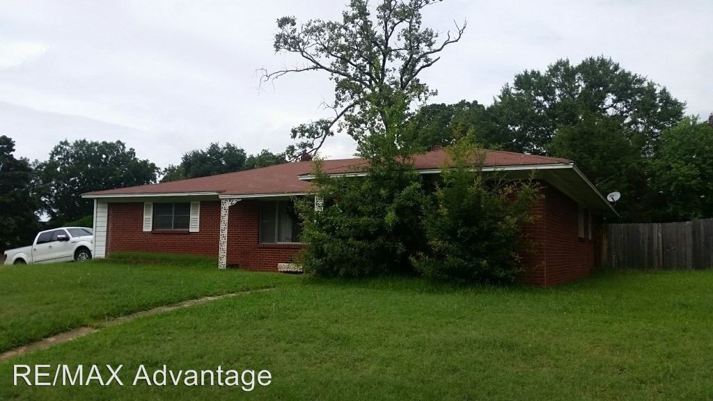 Building Photo - 3 br, 2 bath House - 3942  OAKCREST