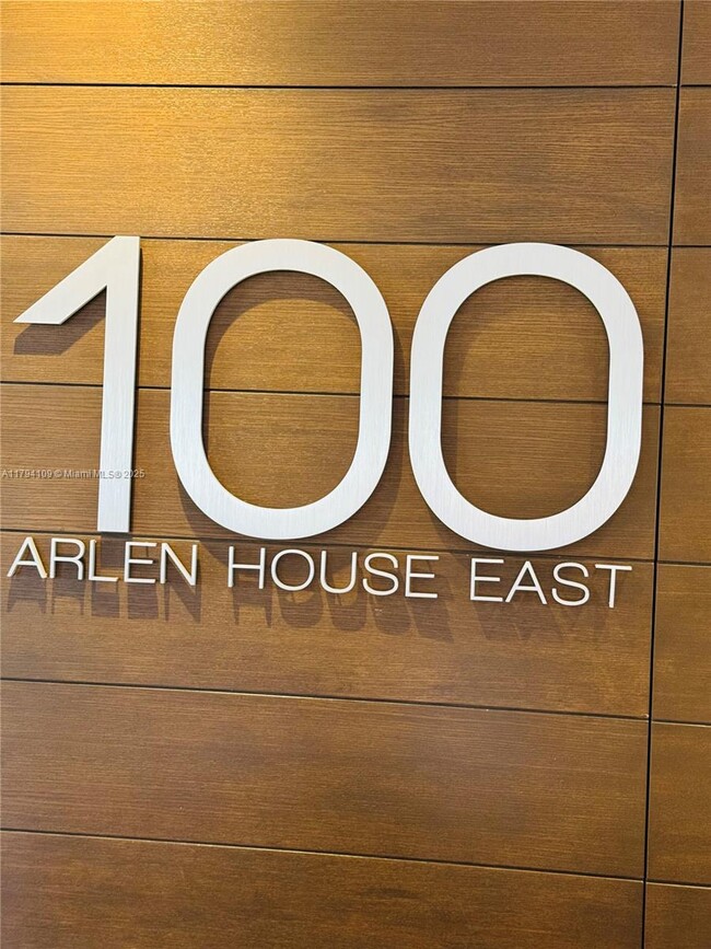 Foto del edificio - 100 Bayview Dr