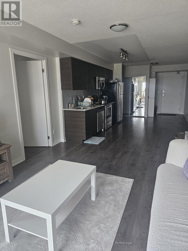 Photo du bâtiment - 123-123 Parkway Forest Dr