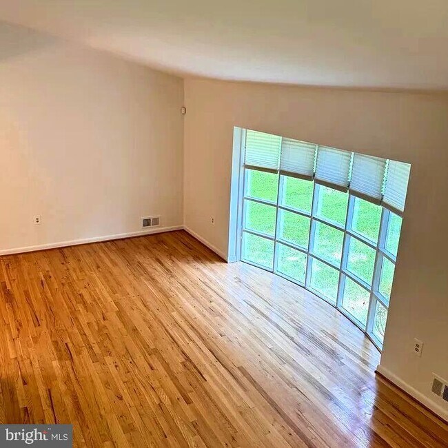 Building Photo - 9124 Friars Rd