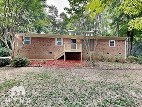 Building Photo - 2009 Dove Dr