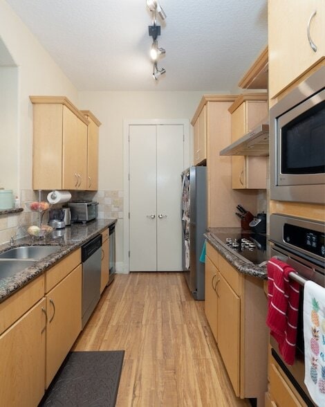 Building Photo - 2600 Hillsboro Pike