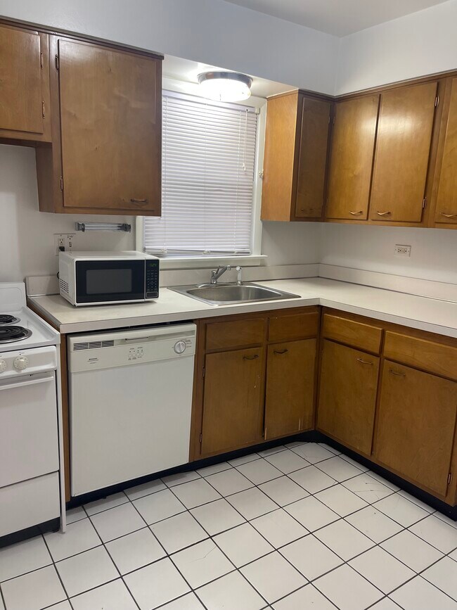 Kitchen - 2906 Central St