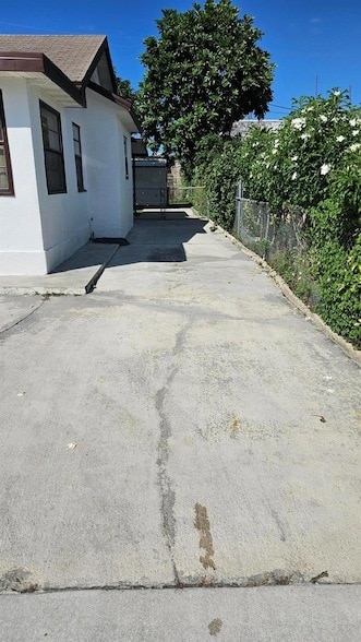 Building Photo - 421 Ardmore Rd