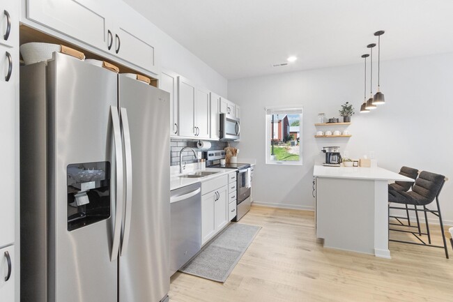 Building Photo - Oxbow Crossing