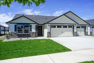 Building Photo - 3837 N Lynn St