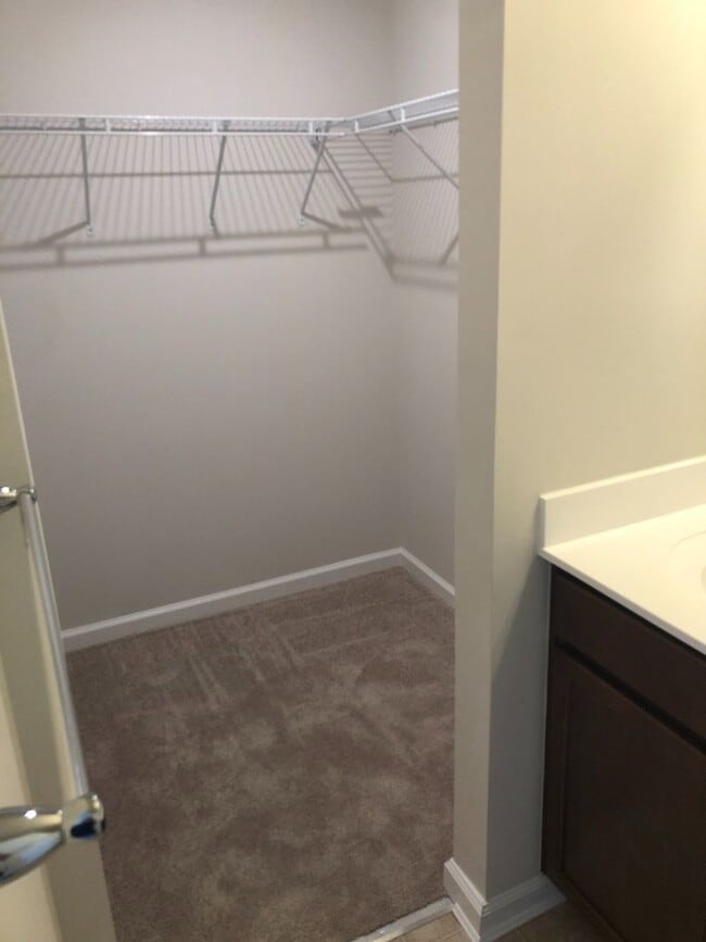 Building Photo - Beautiful 3- Bedroom Townhome For Rent in ...