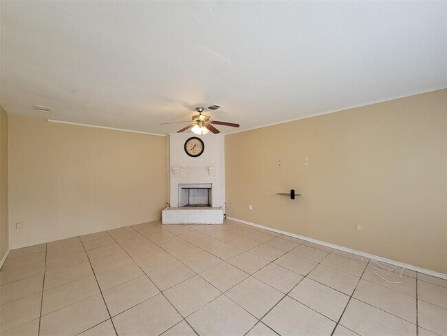 Building Photo - 16922 Folsom Dr