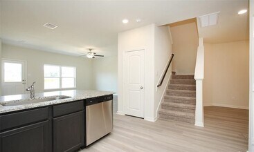 Building Photo - 545 Bains St