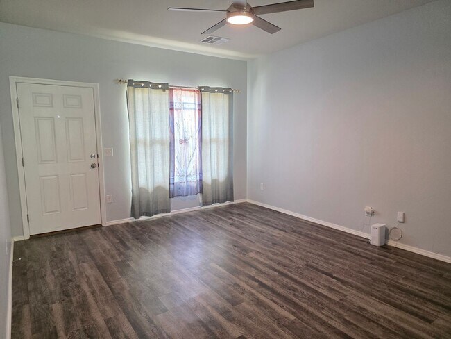 Foto del edificio - 3 Bedroom home for rent in Noble!