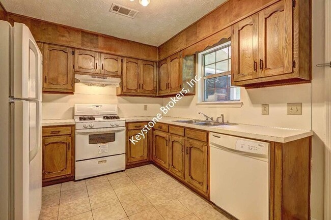Building Photo - 2492 Whitehead Pl Dr