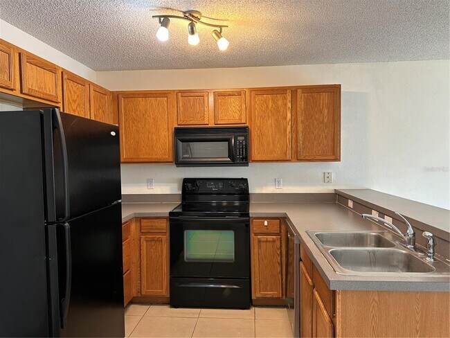 Foto del edificio - 12640 Somerset Oaks St