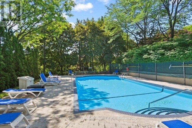 Photo du bâtiment - 4727 Sheppard Ave E