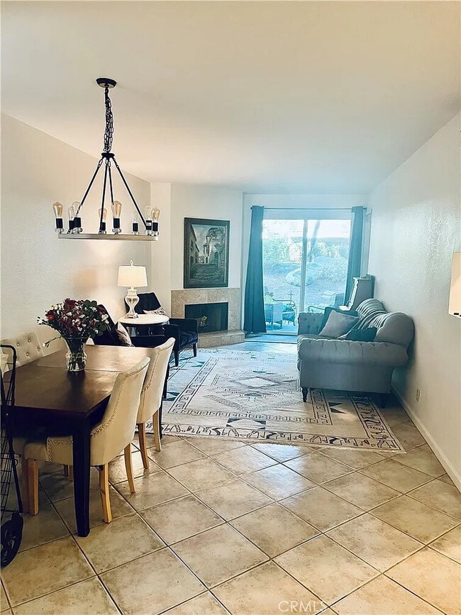 Foto del edificio - "Charming 2-Bedroom Haven in Santa Ana – Your Ideal Retreat Awaits!"