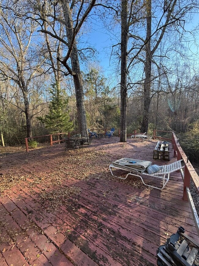 Building Photo - The Lodge at Trojan Way