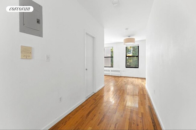 Building Photo - 10 Fort Greene Pl