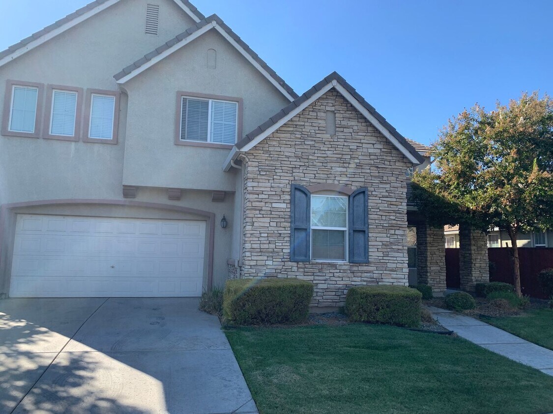 Foto principal - Gorgeous Home in Reflections Gated Community