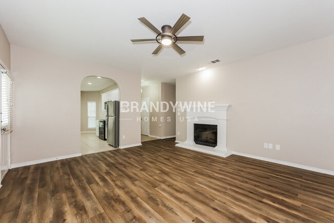 Foto del edificio - 14105 Silkwood Dr
