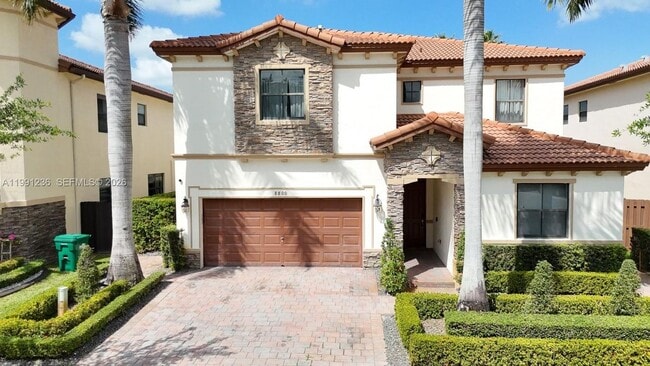 Building Photo - 8800 NW 98th Ct