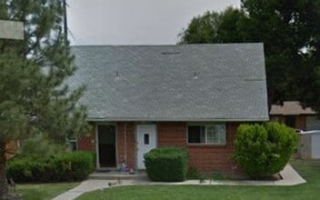 Building Photo - 1900-1904 S Annett St