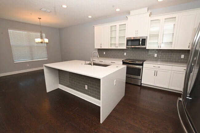 Foto del edificio - 15169 Sunrise Grove Ct
