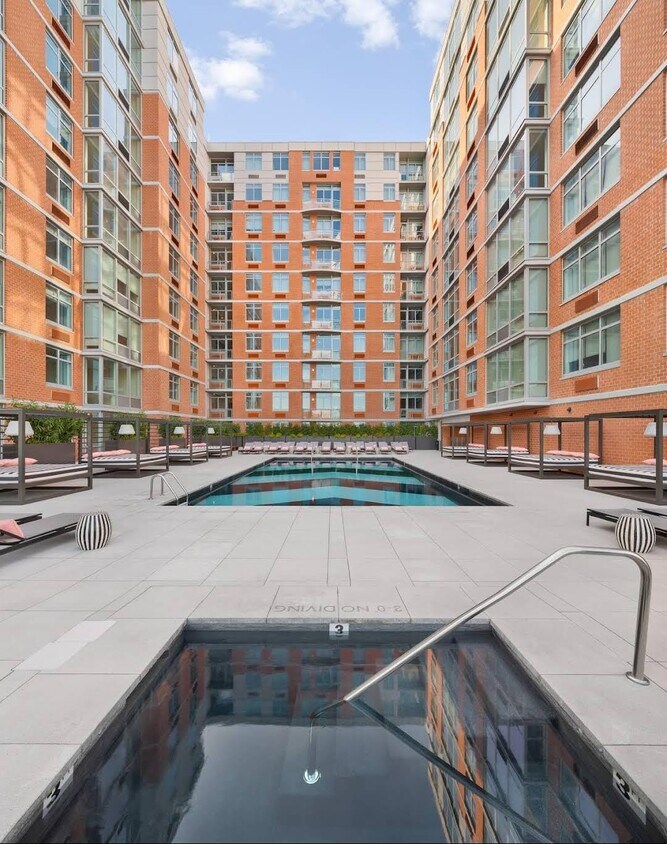 Foto principal - 7605 River Rd