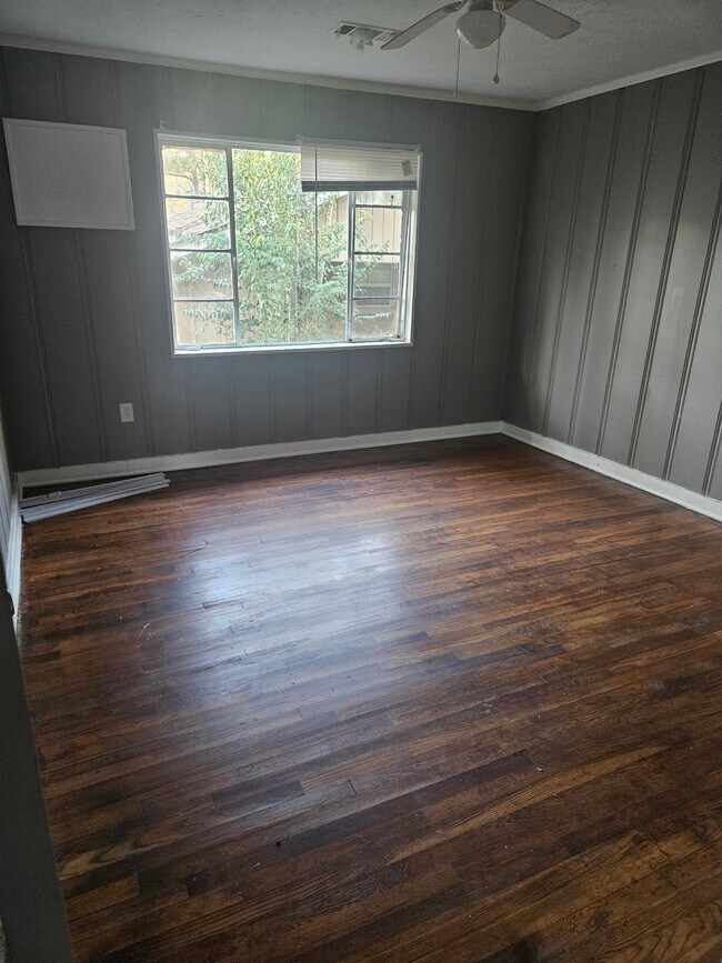 Building Photo - 2401 Coronet Pl