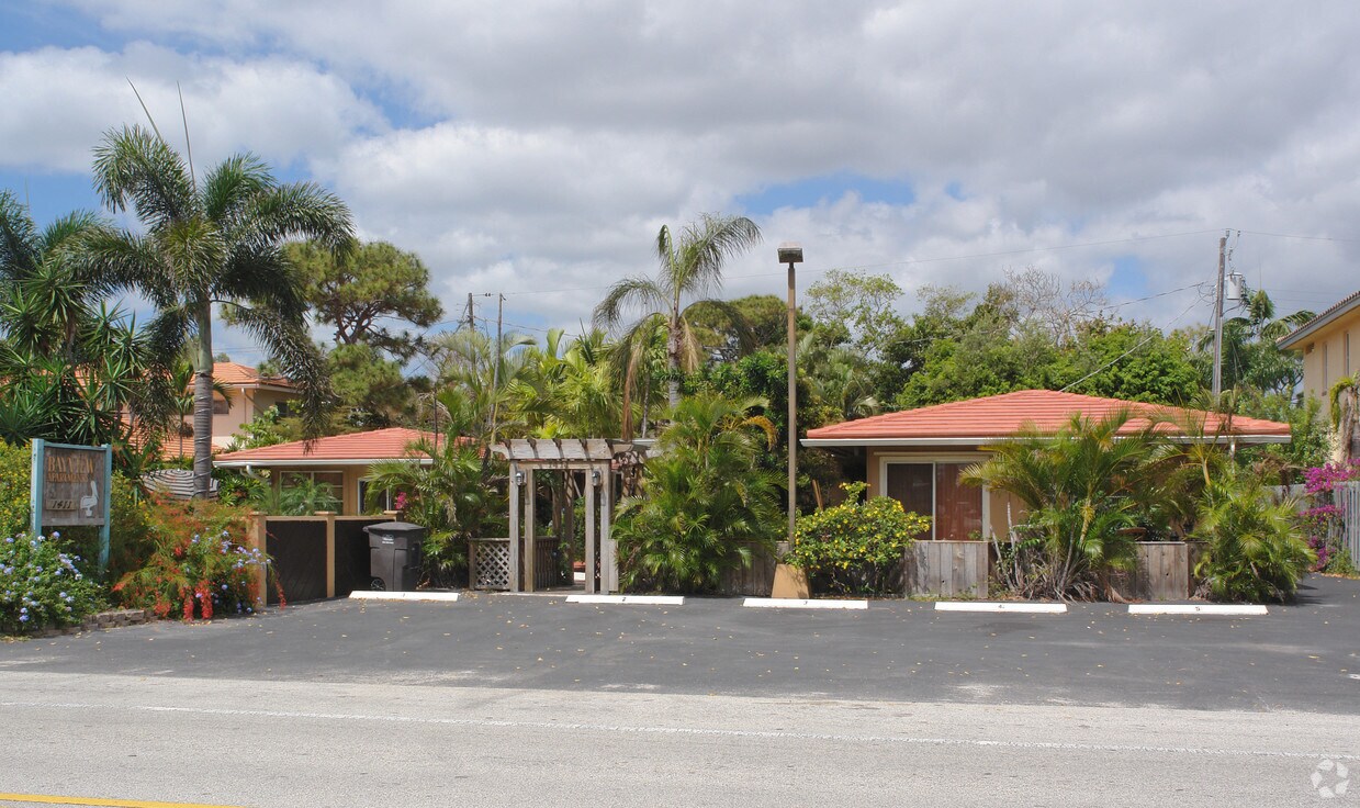 Building Photo - Bayview Apartments