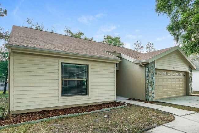 Foto del edificio - 8046 Hathaway Dr