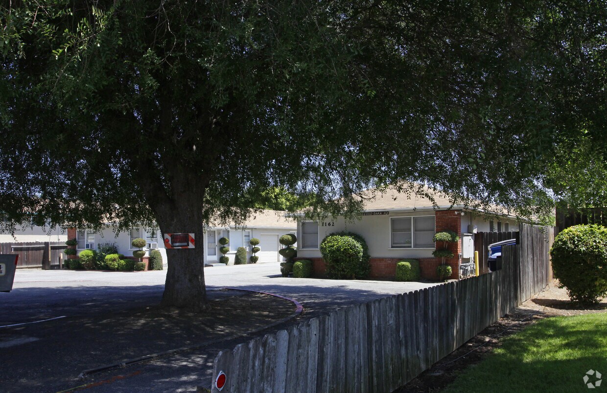 Foto del edificio - 1162 Sunnyvale Saratoga Rd