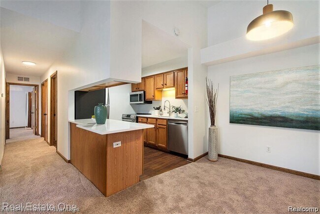 Building Photo - 2658 Stadium View Dr