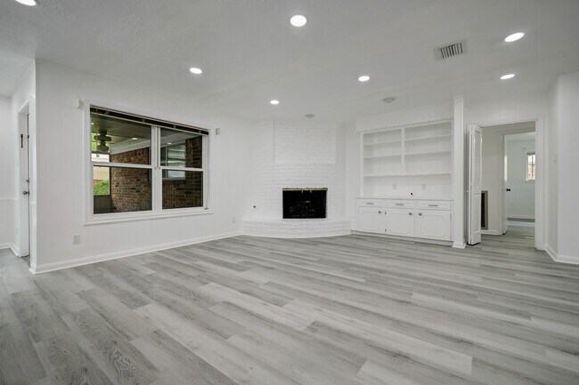 Foto del edificio - 9807 Braewick Dr