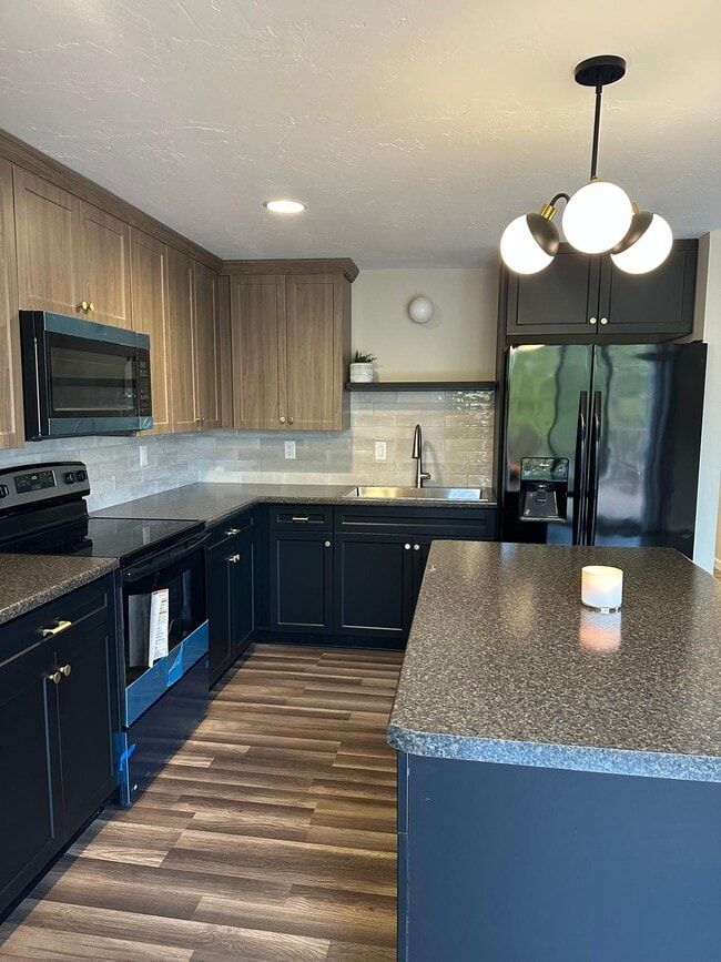 Foto del edificio - 1414 S Rebecca Ln