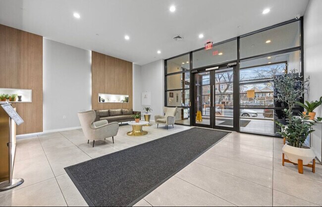 Foto del edificio - 8808 Justice Ave