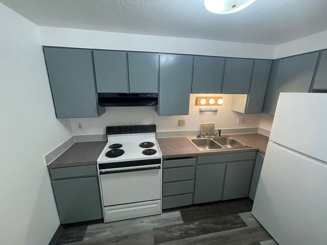 Foto del edificio - 2124 Arthur #14