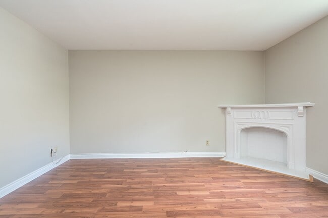 Building Photo - 81 Isabella Street