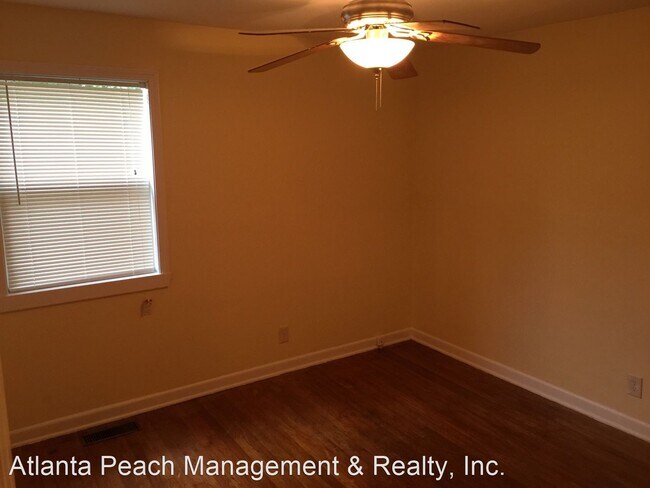 Building Photo - 3 br, 1 bath House - 2338 Baywood Dr SE