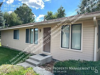Building Photo - 907 Smith Ave