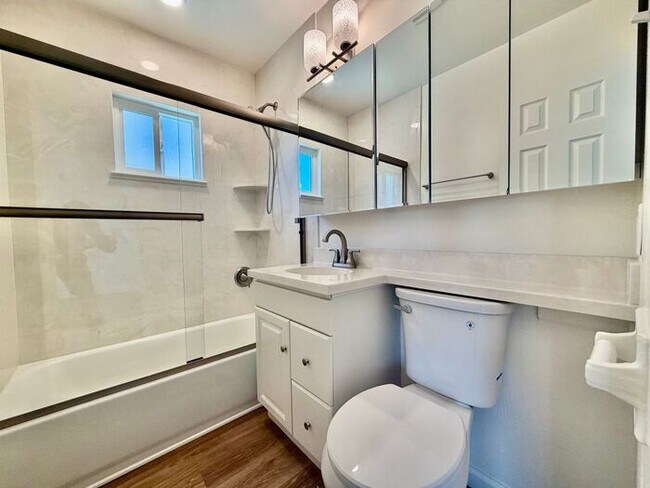 Foto del edificio - Newly Renovated Mission Beach Studio Near the Water!