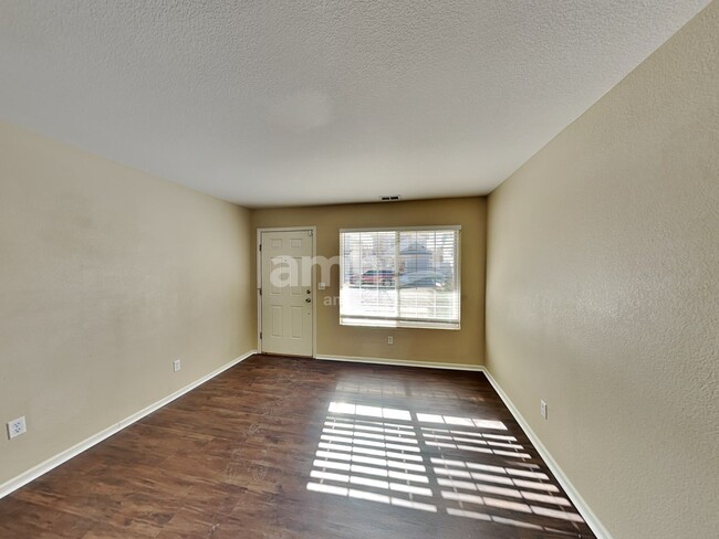 Foto del edificio - 21547 E 55th Pl