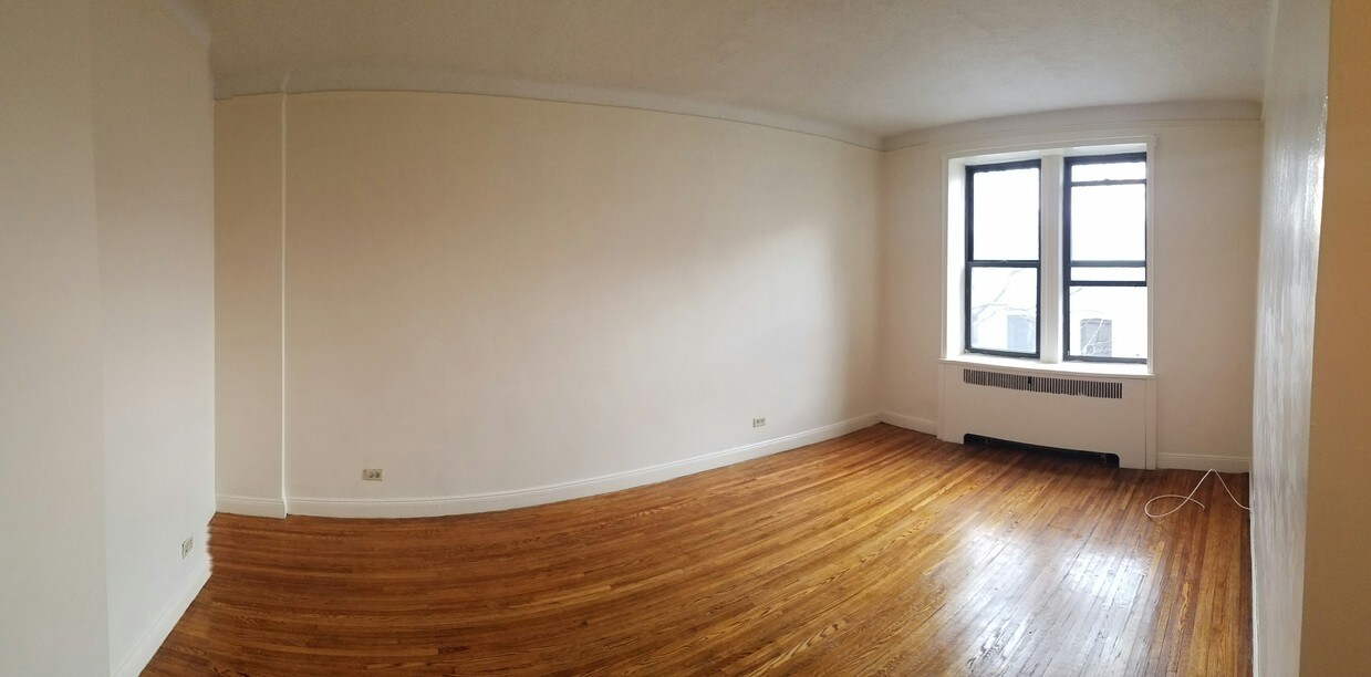 Foto principal - 50 E 18th St