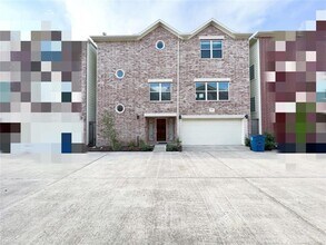 Building Photo - 11504 Main Pine Dr