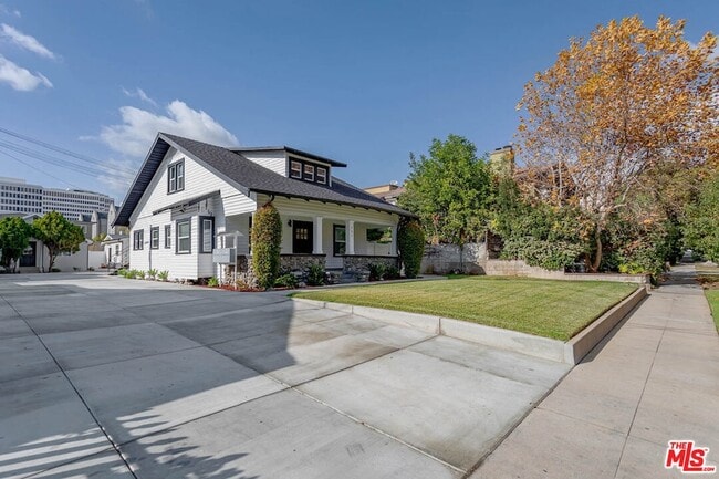 Photo - 253 S Catalina Avenue Unit House