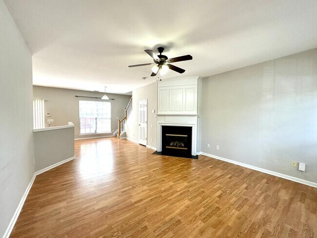 Foto del edificio - 2421 Normancrest Ct