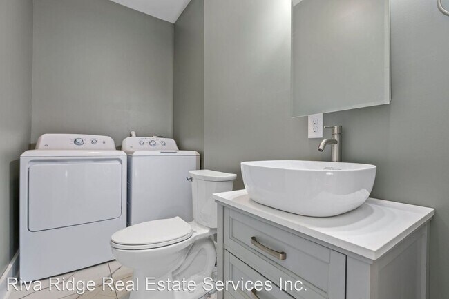 Building Photo - 3 br, 4 bath House - 337 Churchill Rd