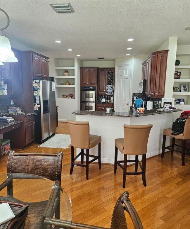 Building Photo - 13382 Lakepointe Cir