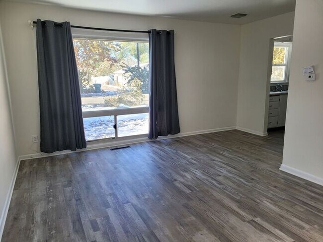 Foto del edificio - Cute and clean 1 bedroom duplex unit